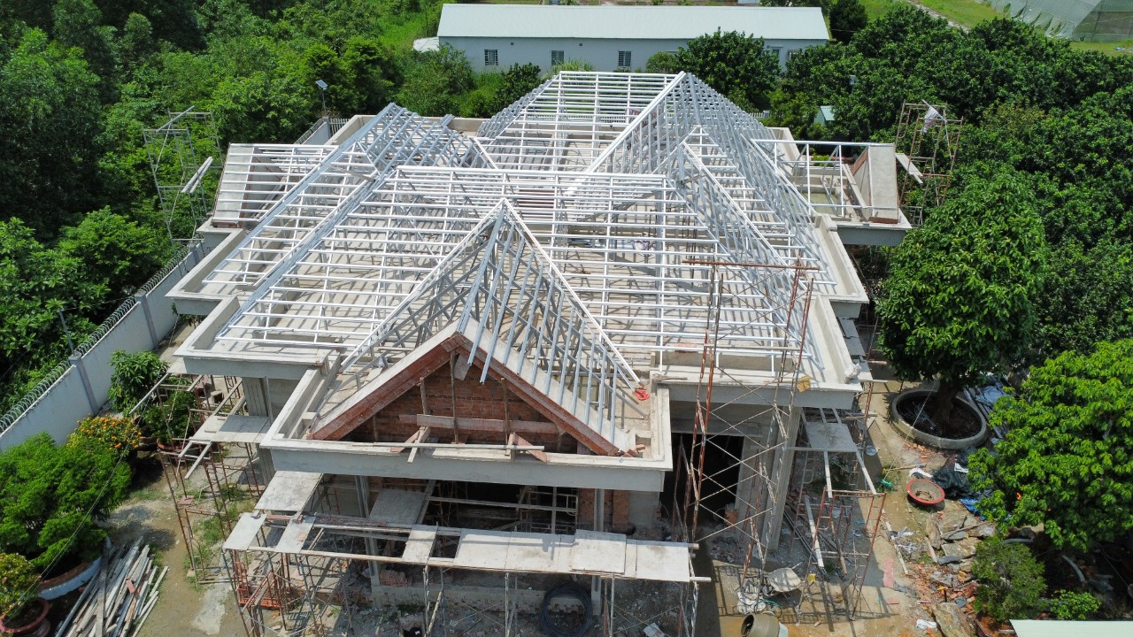 phân phối vật liệu thép siêu nhẹ Dĩ An